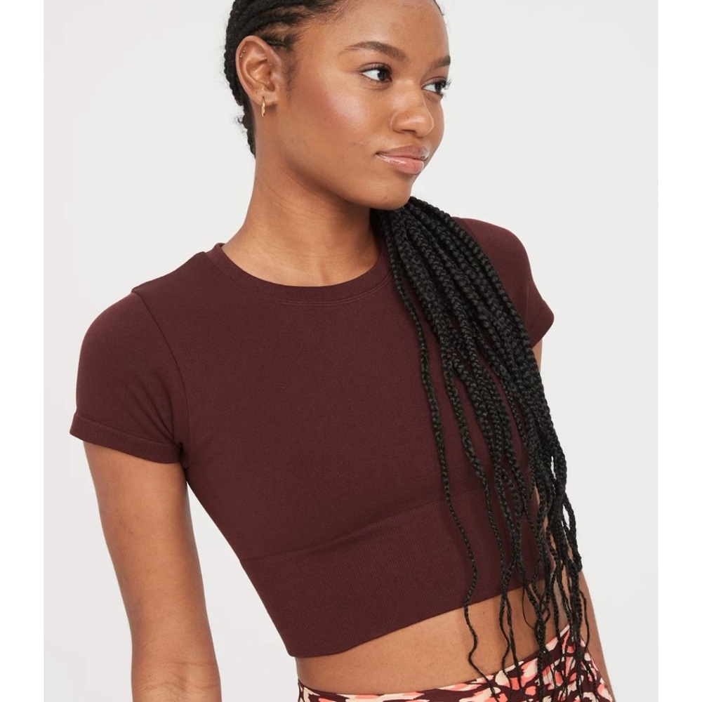 OFFLINE by Aerie Sidewalk Seamless Cropped T-Shirt – Maplewood Brown – S/P
